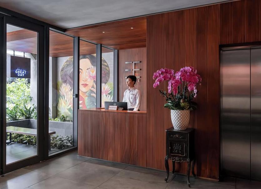 Front desk Photo