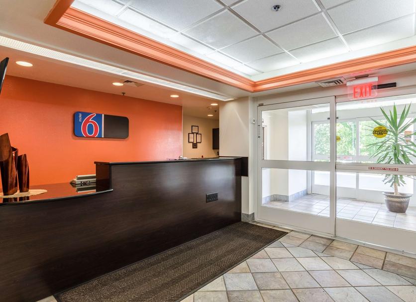 Front desk Photo