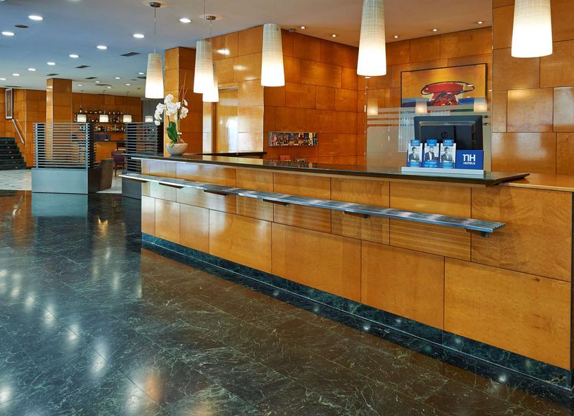 Front desk Photo
