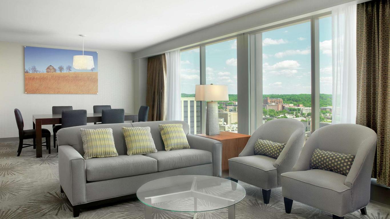 DoubleTree by Hilton Cedar Rapids Convention Complex