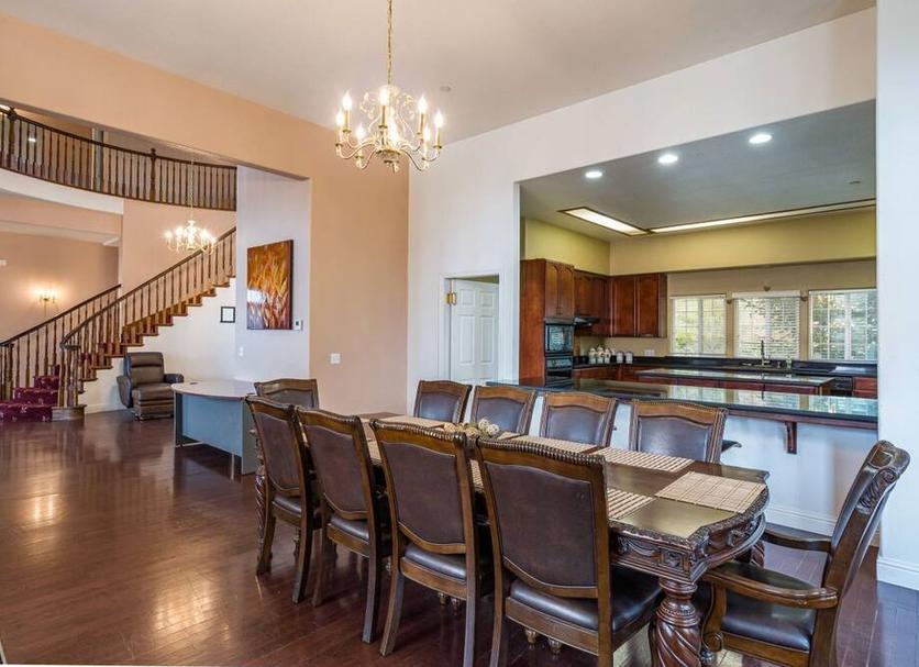 Dining room Photo