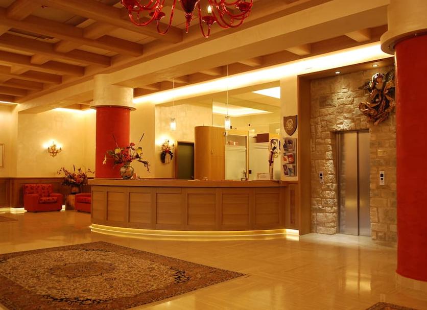Front desk Photo