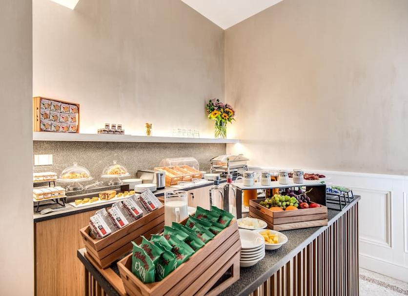 Buffet Photo