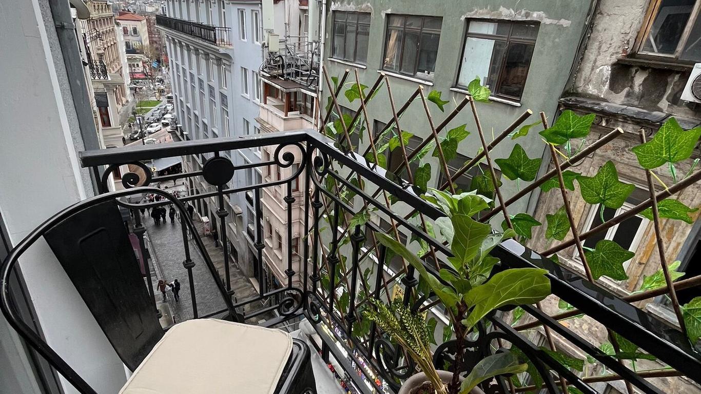 Royal Galata Hotel