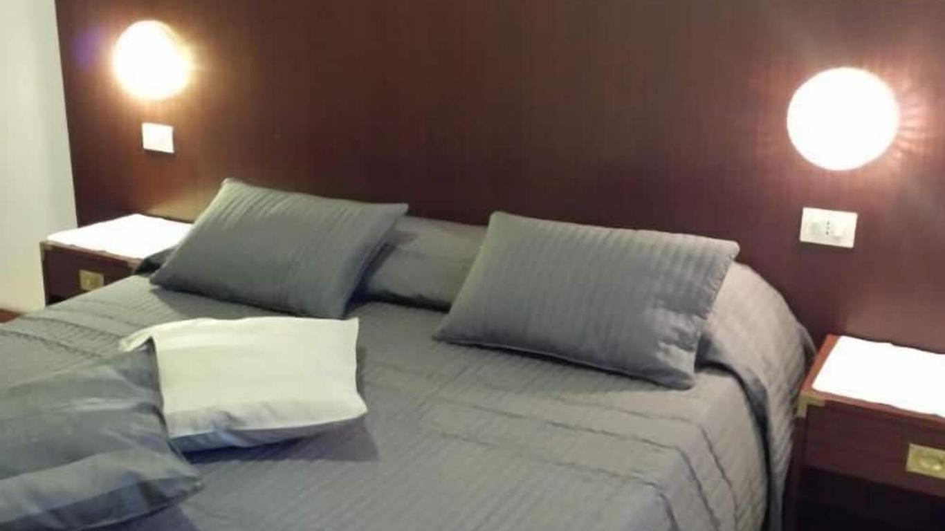 Galleria Frascati Rooms and Apartment