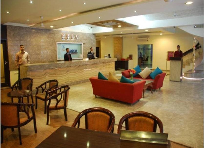 Front desk Photo