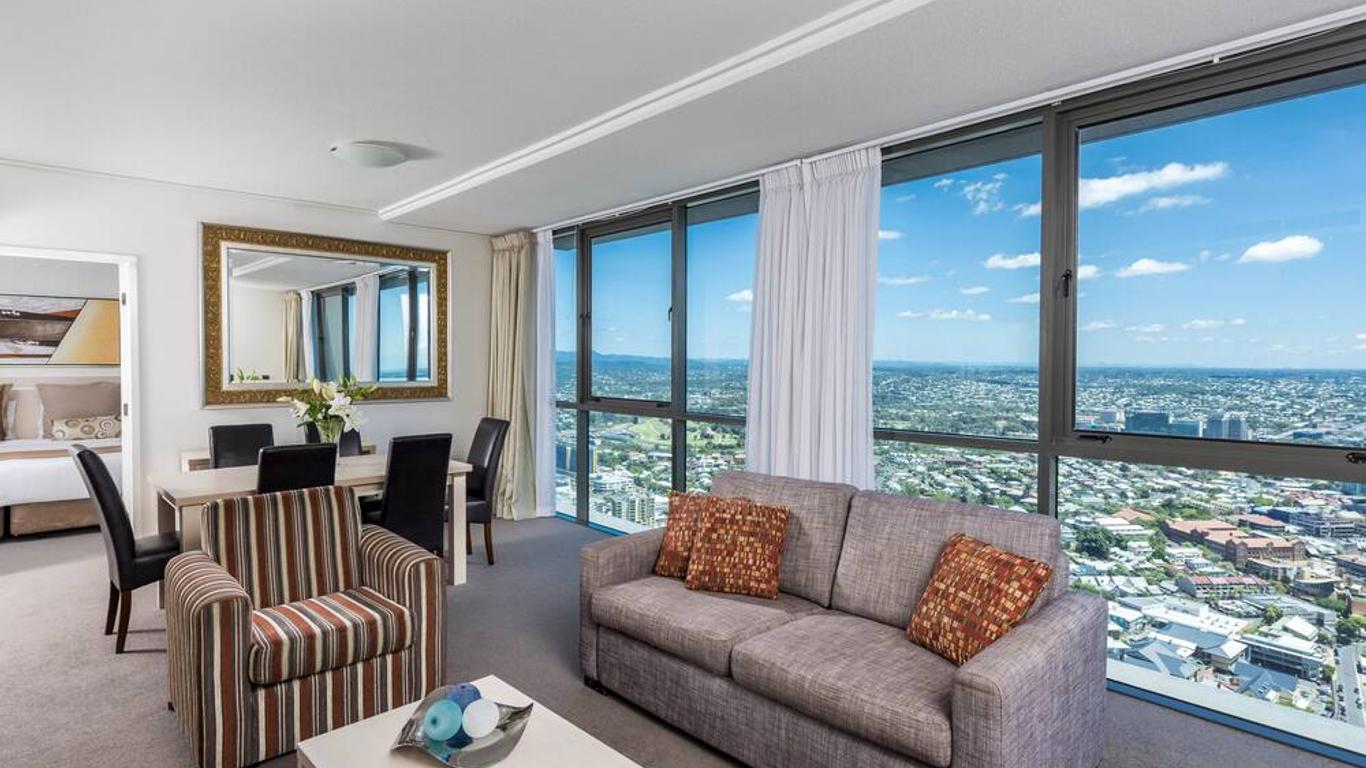 Oaks Brisbane Aurora Suites