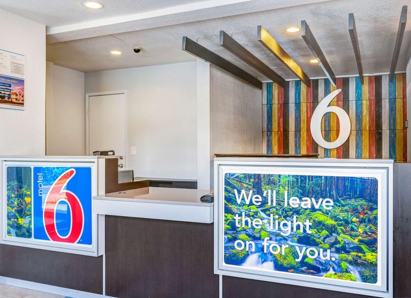 Front desk Photo