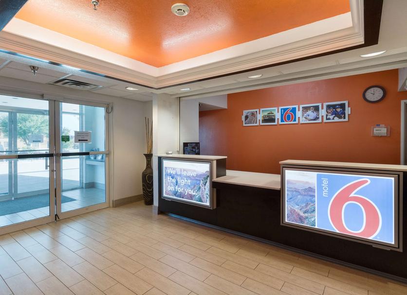 Front desk Photo