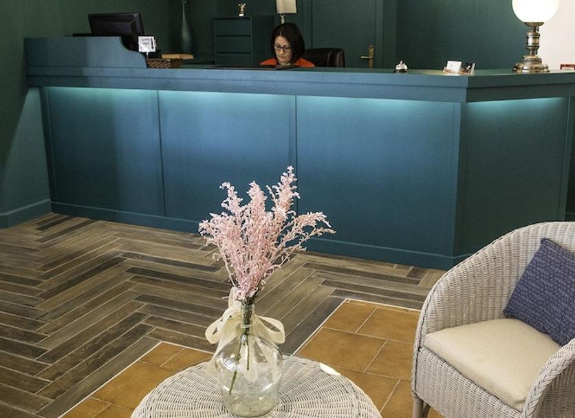 Front desk Photo