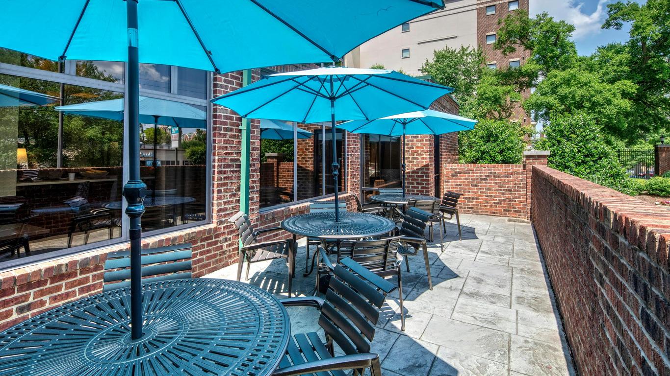 Hampton Inn & Suites Nashville-Vanderbilt-Elliston Place