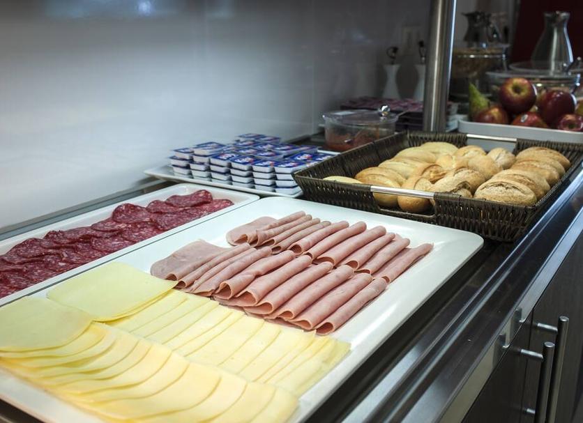 Buffet Photo