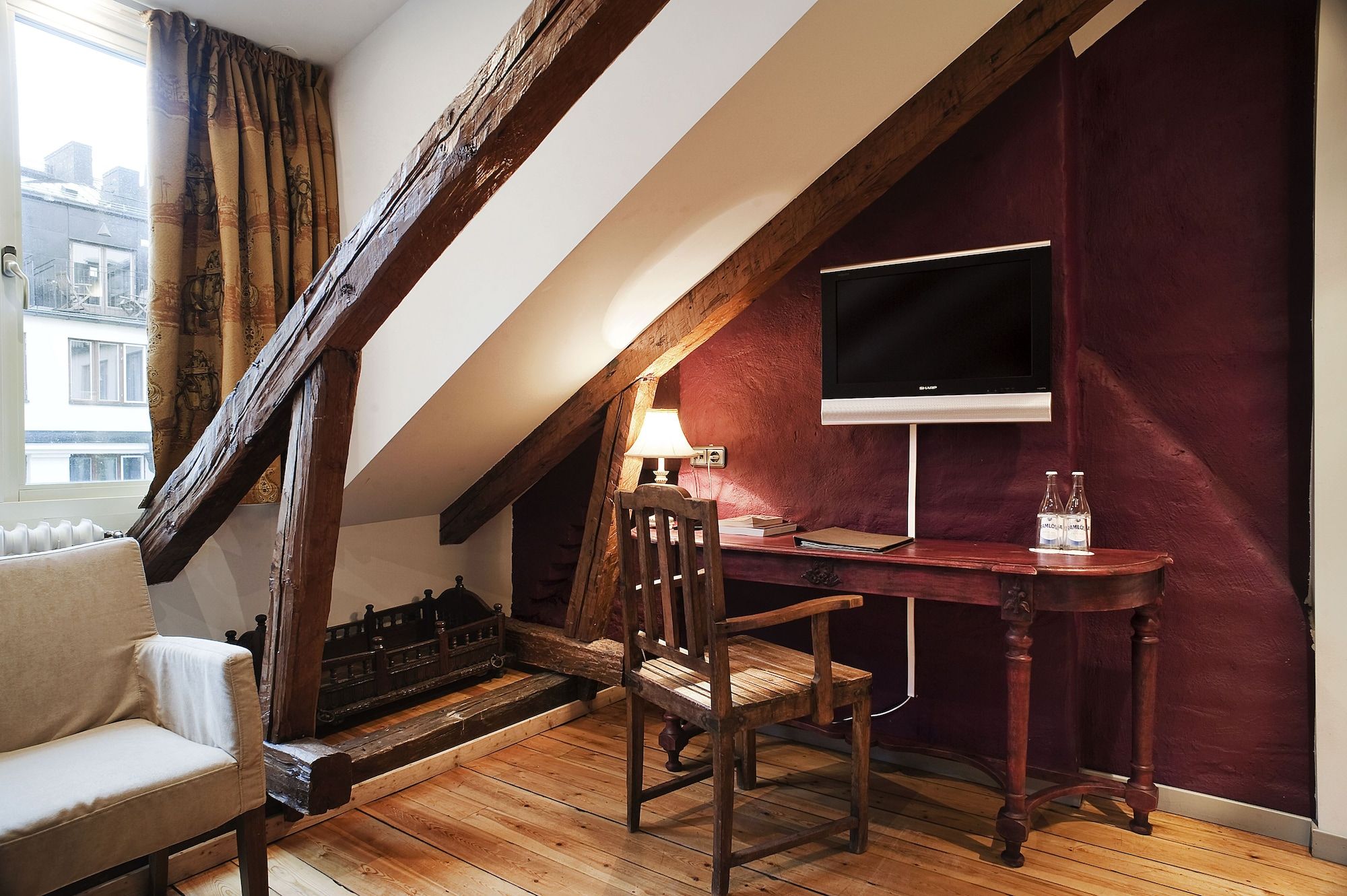 Room amenity