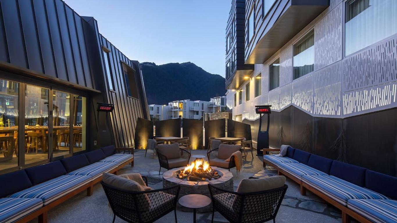 Holiday Inn Express & Suites Queenstown