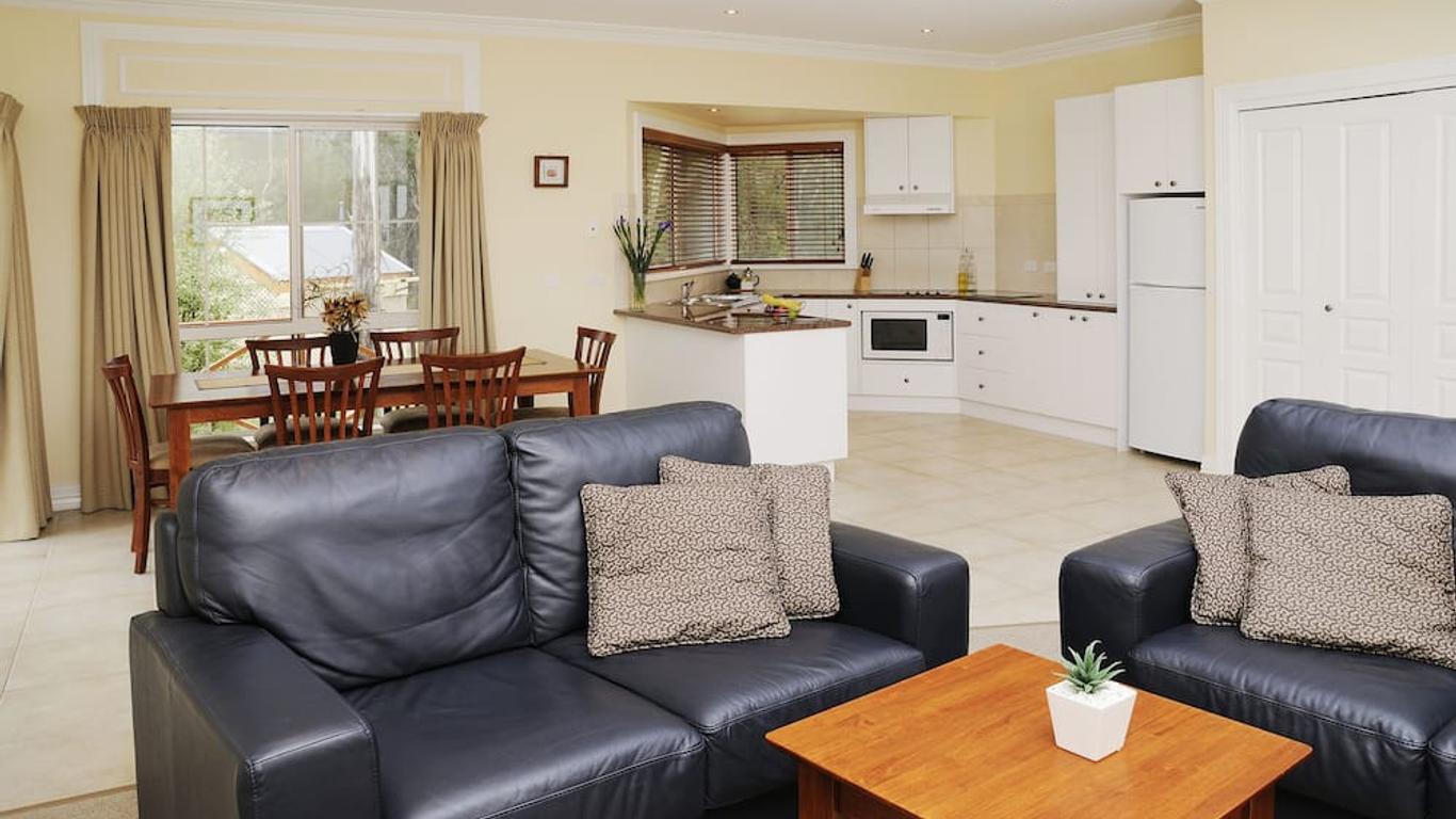 Waverley House Cottages