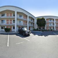 Super 8 by Wyndham Bakersfield/Central
