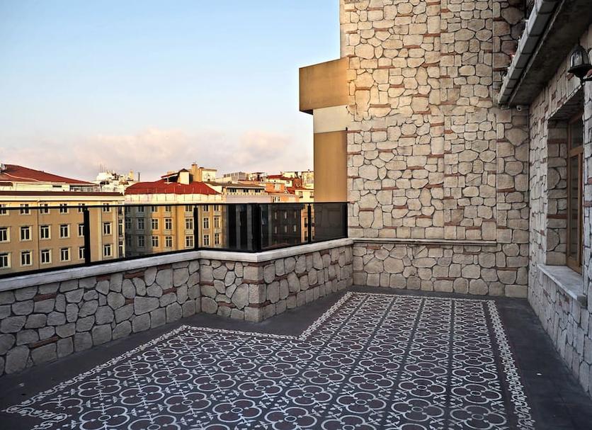 Balcony Photo