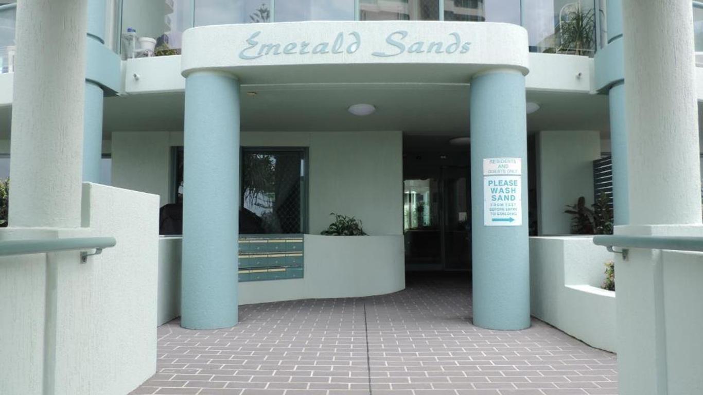 Emerald Sands Holiday Apartments