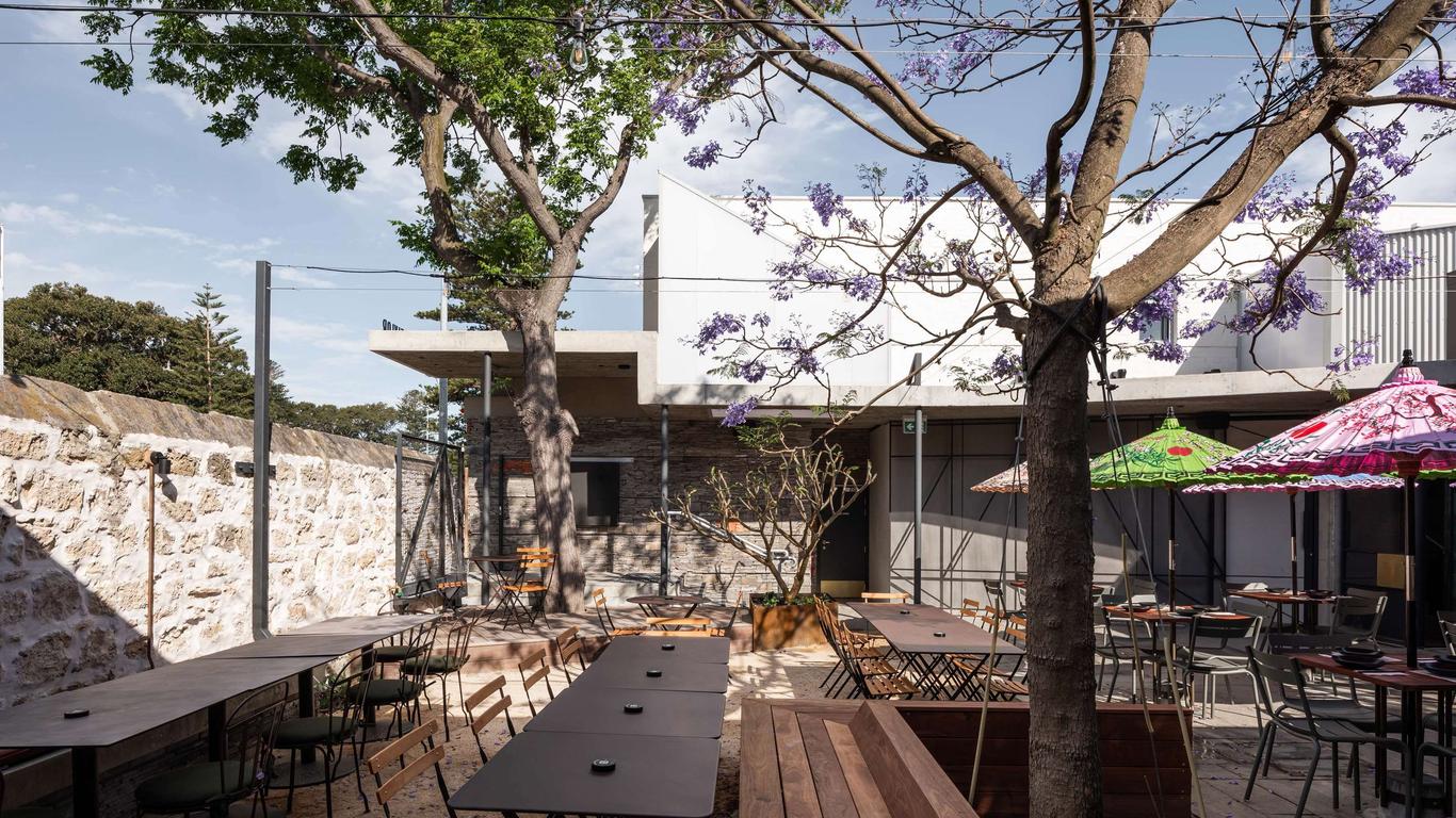 Warders Hotel Fremantle Markets