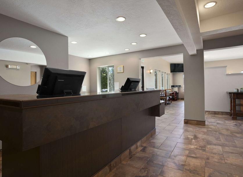 Front desk Photo