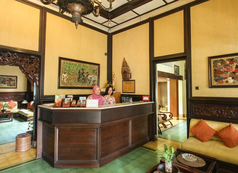 Front desk Photo