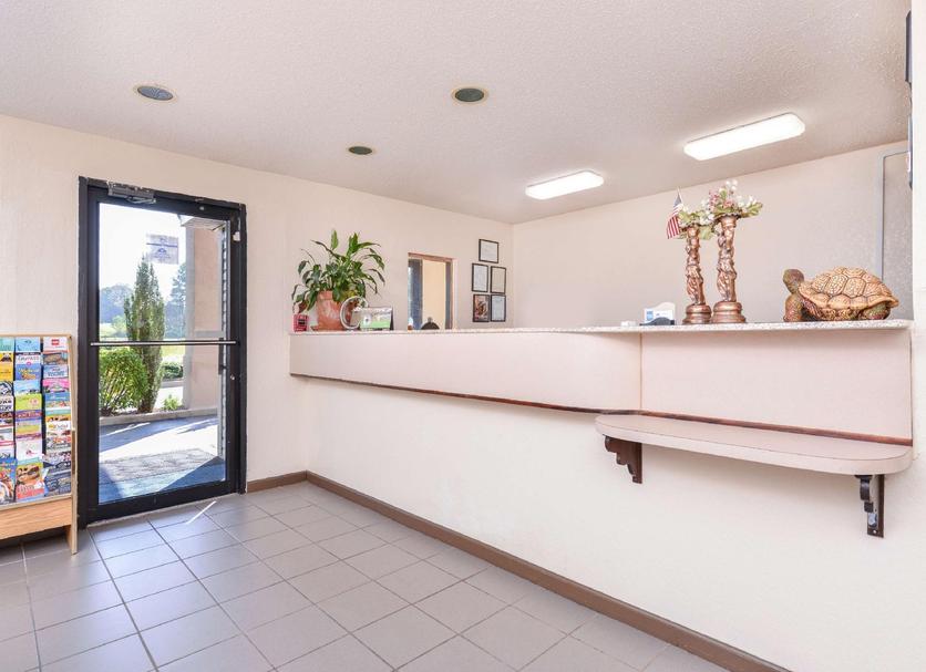Front desk Photo