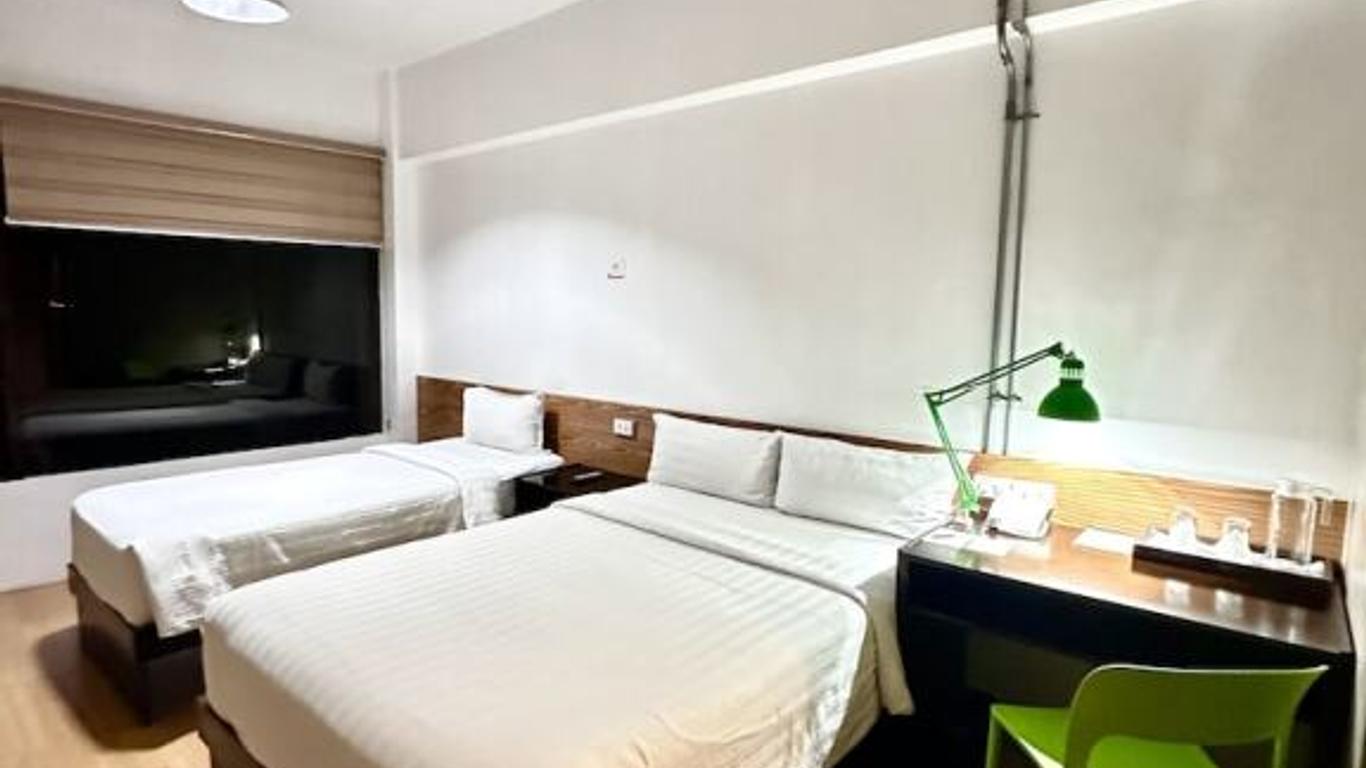 Travelbee Seaside Inn