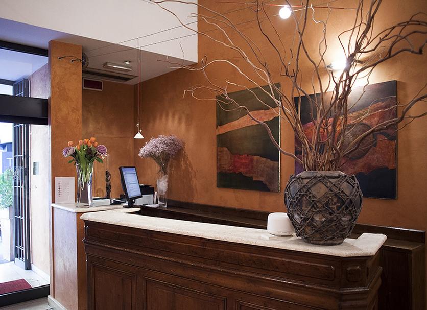 Front desk Photo