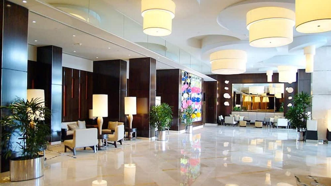 Chevron Renaissance - Private Apartments