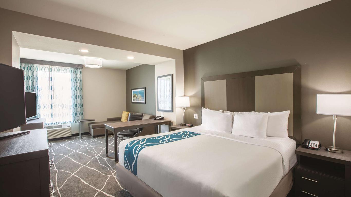 La Quinta Inn & Suites by Wyndham Tulsa Broken Arrow