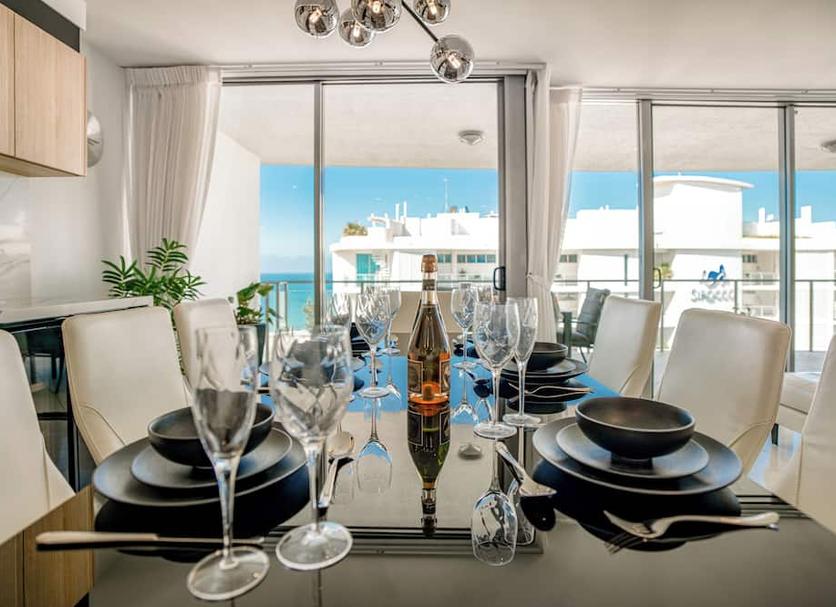 Dining room Photo