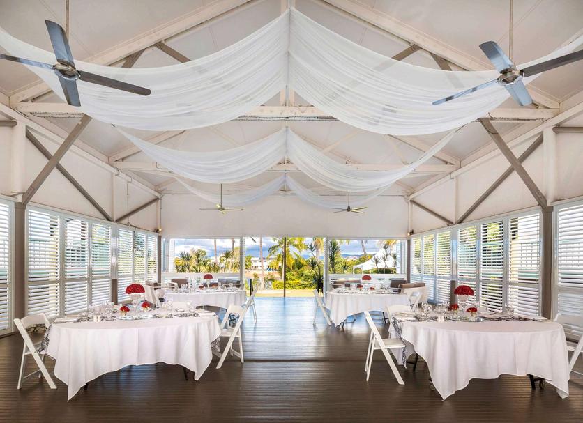 Banquet hall Photo