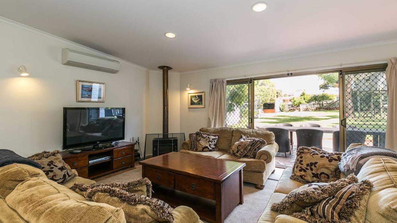 Beachfront Cottages Torquay