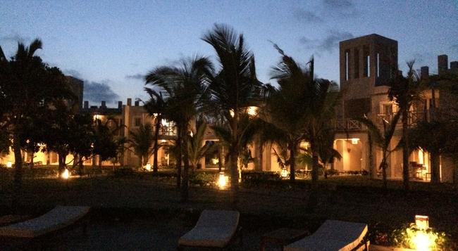 St. Thomas Royal Palm - Watamu - Building