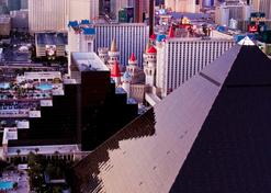 Luxor Hotel and Casino - Las Vegas - Outdoor view