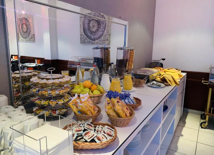 Buffet Photo