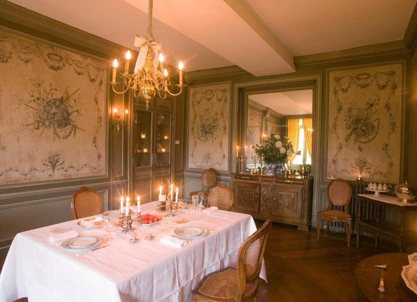 Dining room Photo