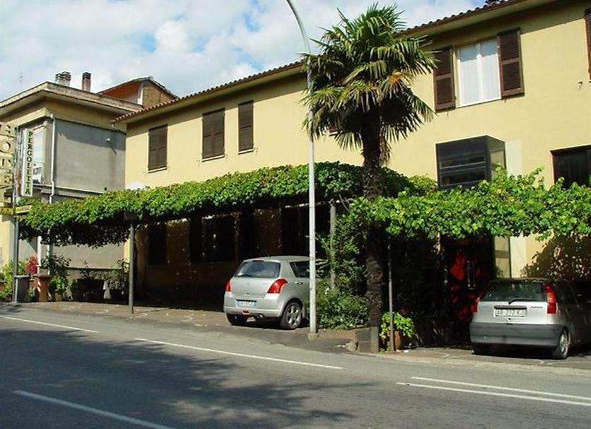 Hotel entrance Photo