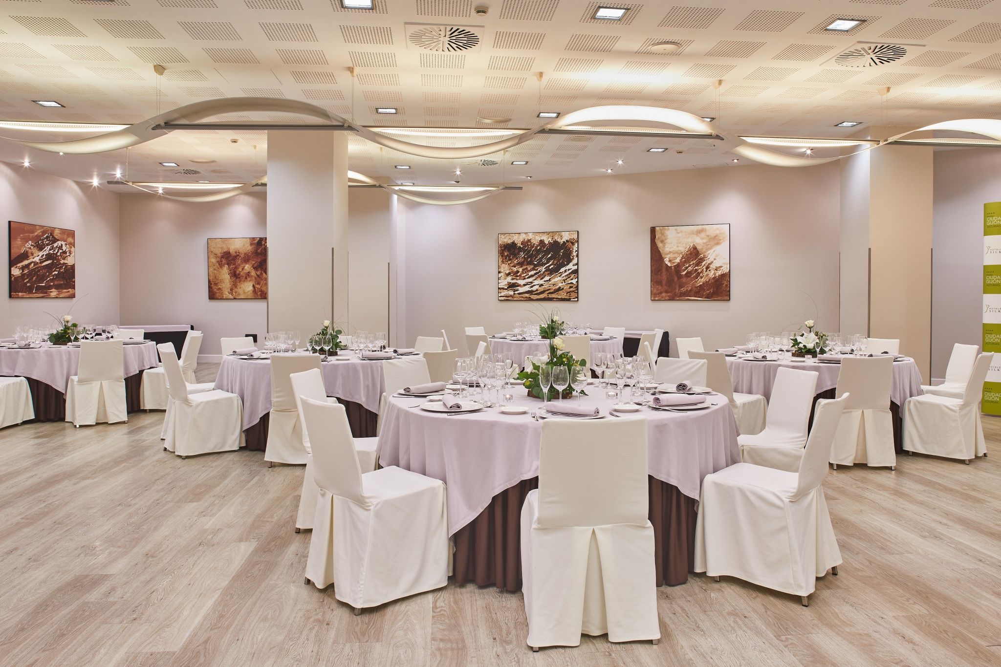 Banquet hall