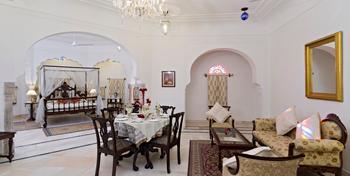 Alsisar Mahal - A Heritage Hotel - Alsīsar - Bedroom